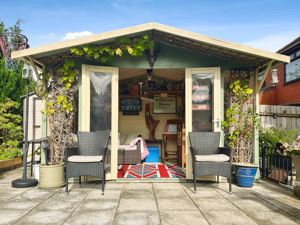 Garden room- click for photo gallery